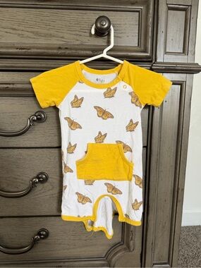 Kyte BABY Yellow & White Butterfly One-Piece